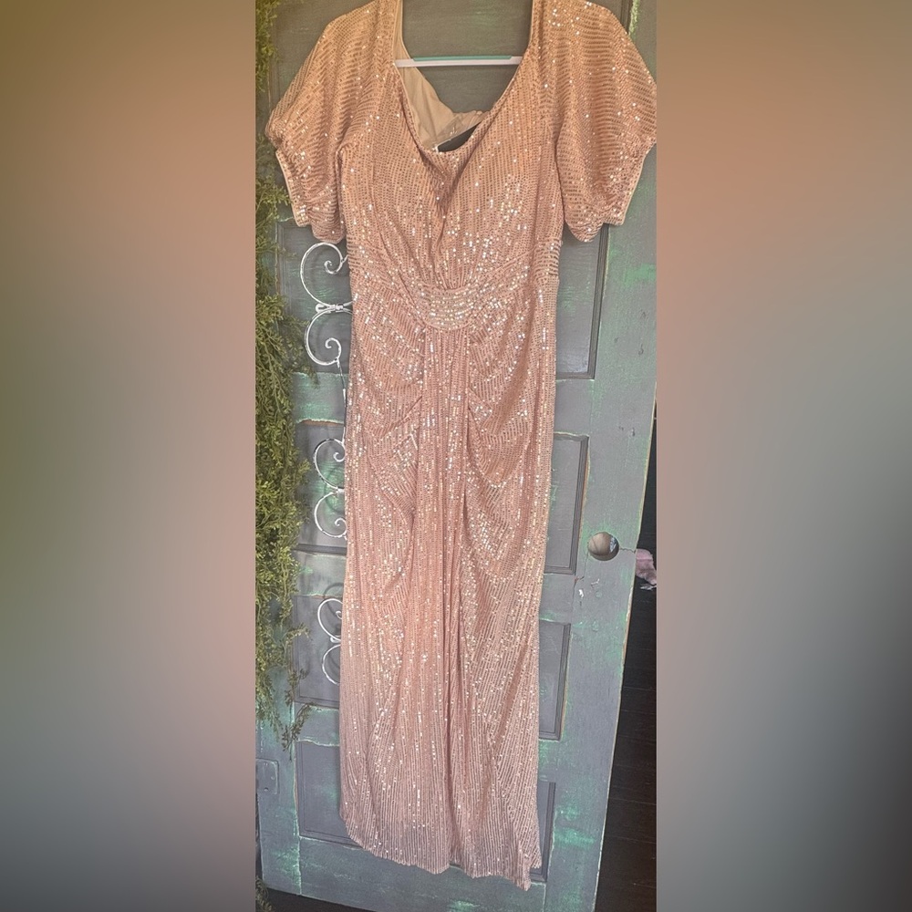 Elegant Gold Sequin Gown Mother of Bride/Groom Dress